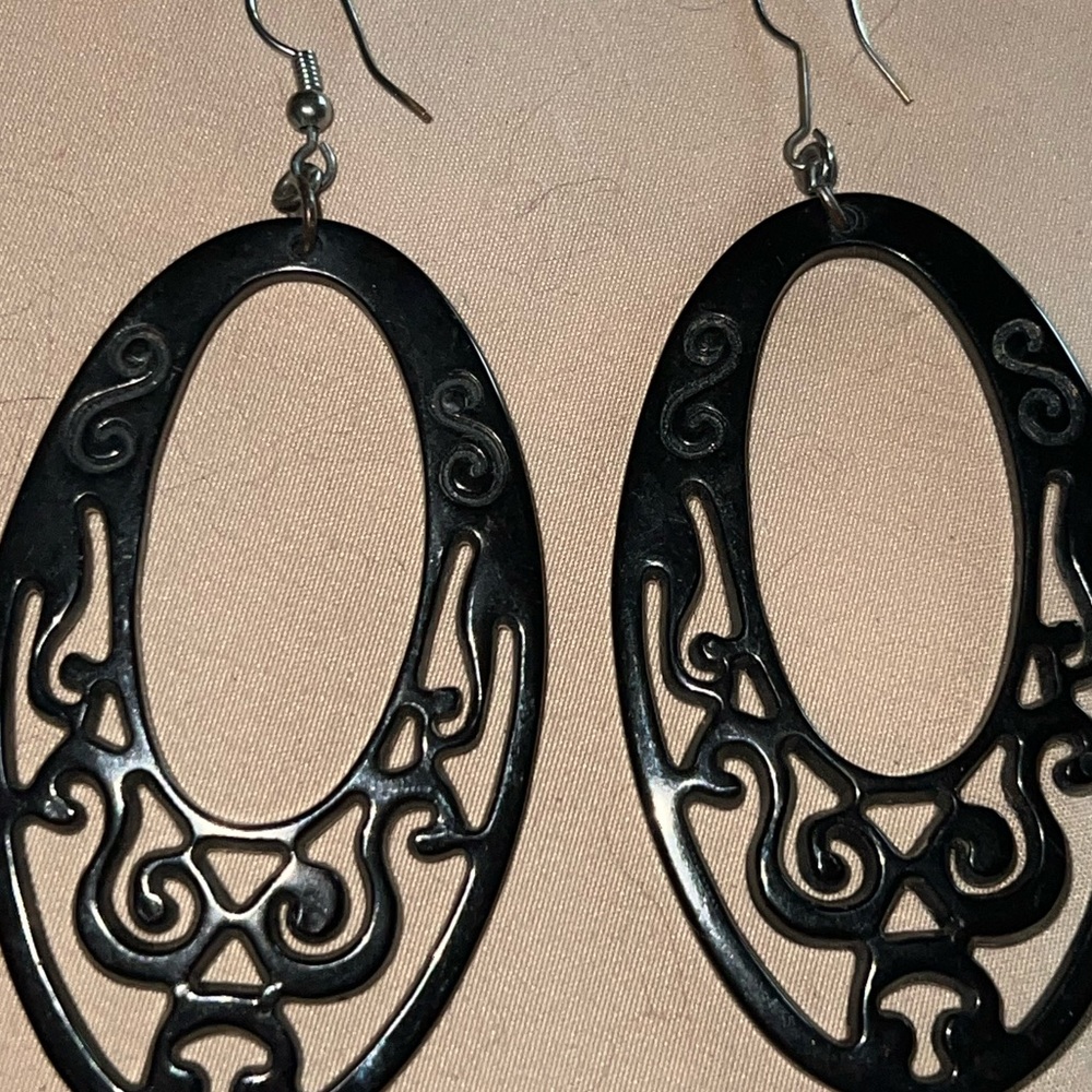 earrings - Picture 2 of 4